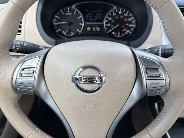 Used 2015  Nissan 2.5 SV image 29