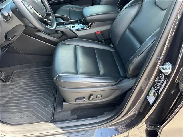 Used 2025 Gray Kia S image 7