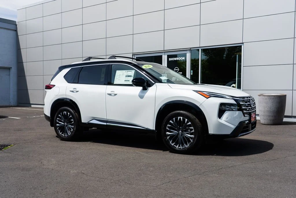 New 2026 Everest White Pearl TriCoat / Super Black Two-tone Nissan Platinum image 30