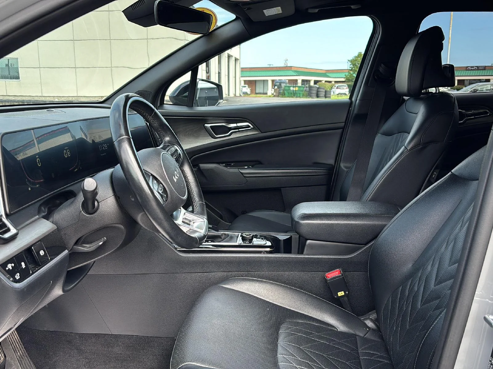 Used 2023  Kia X-Line image 12