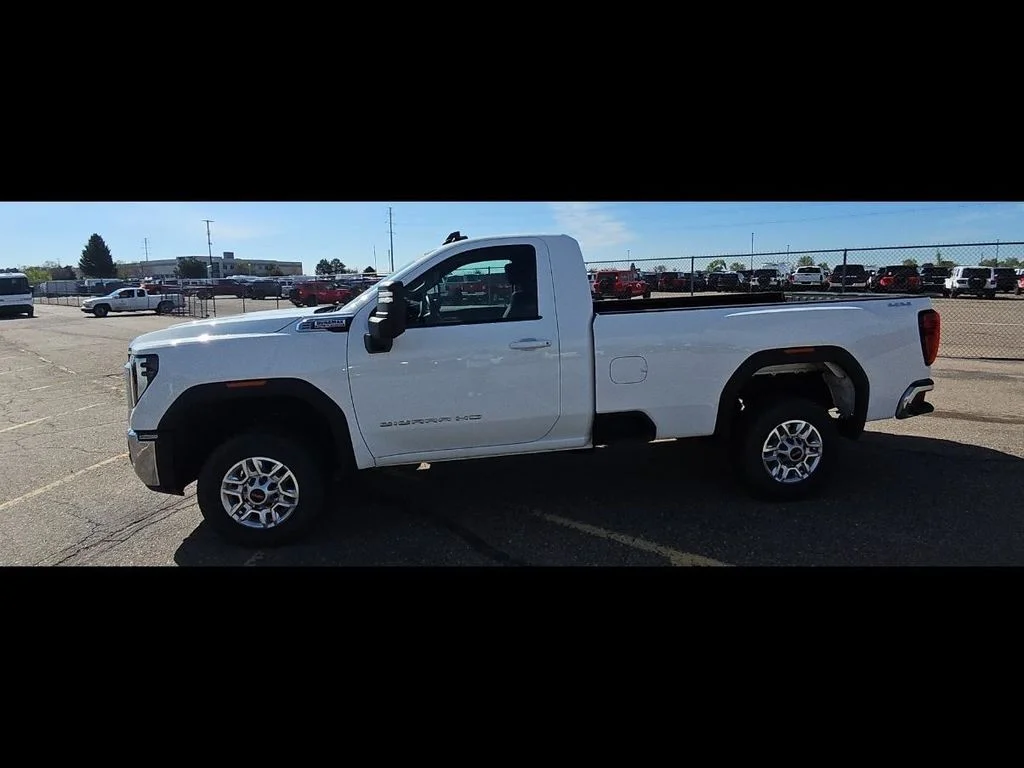 Used 2024 White GMC SLE image 7