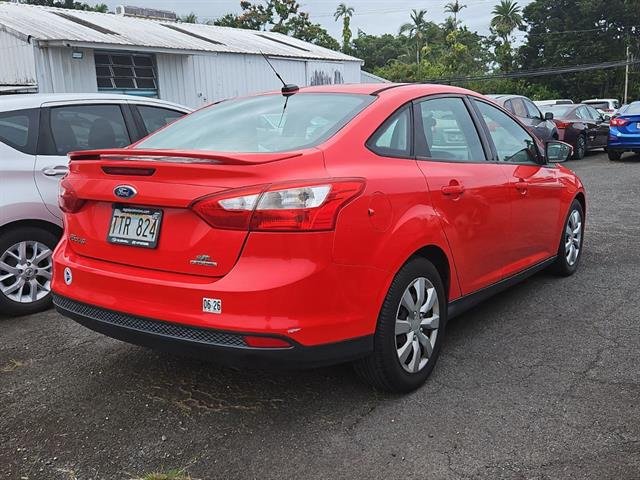 Used 2013 Race Red Ford SE image 4