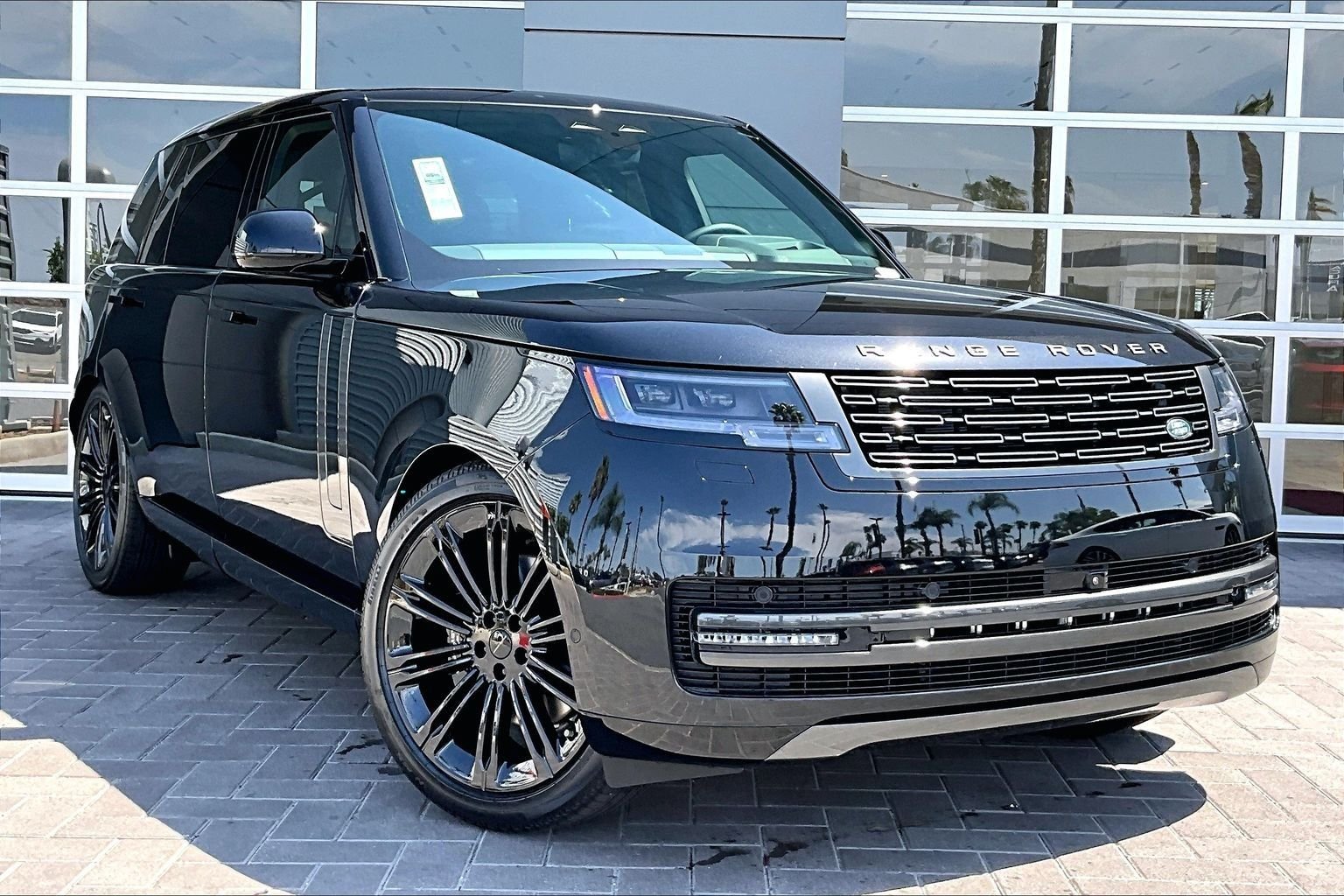 New 2026 Santorini Black Land Rover SE image 2