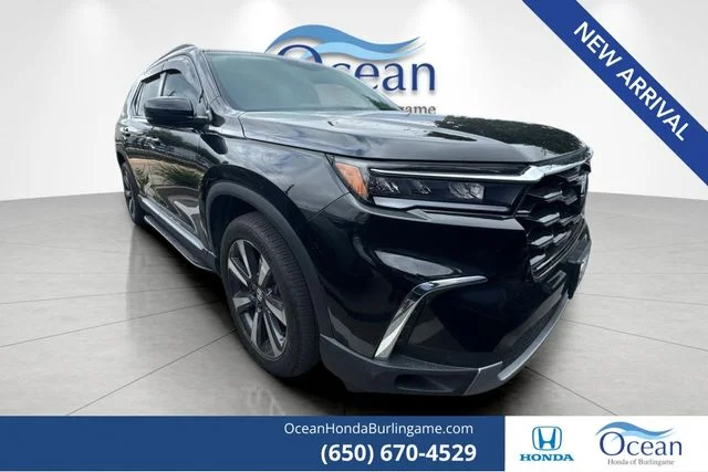 2023 Honda Pilot Touring AWD's photo