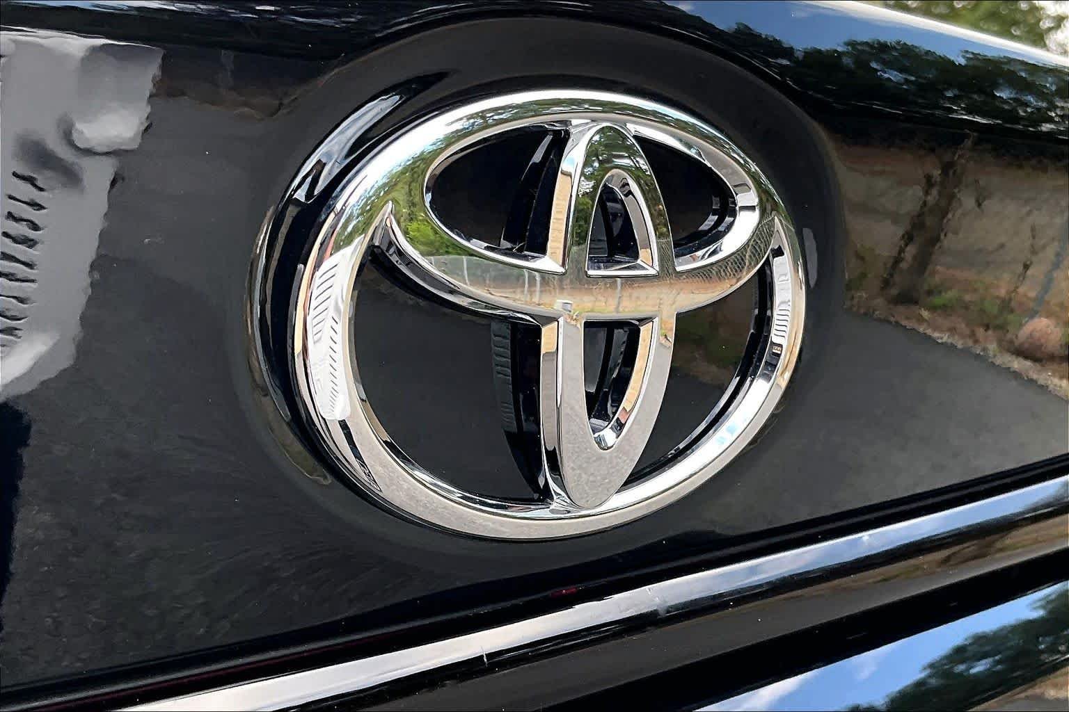 Used 2026 Midnight Black Metallic Toyota LE image 31