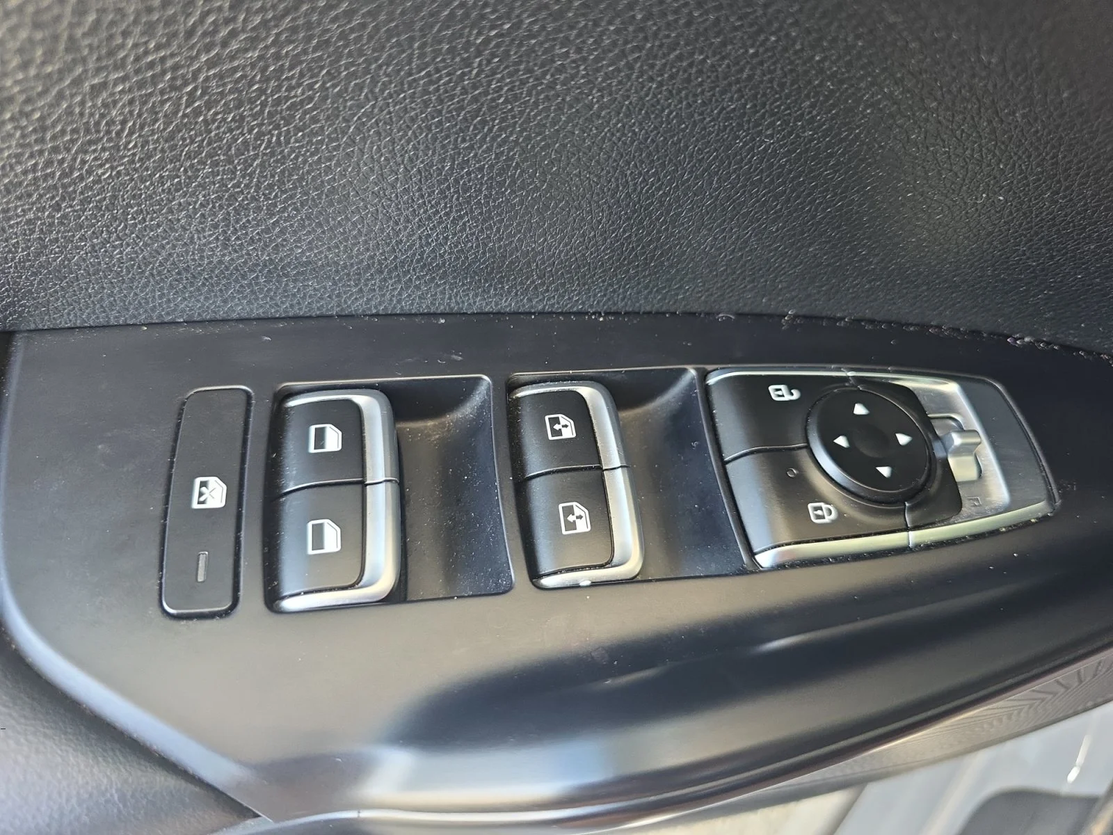 Used 2022 Wolf Gray Kia GT-Line image 25