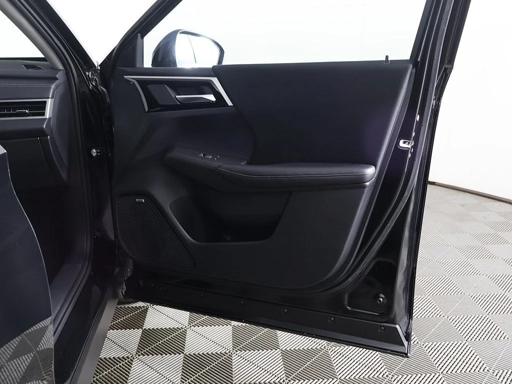 New 2026 Black Mitsubishi ES image 22