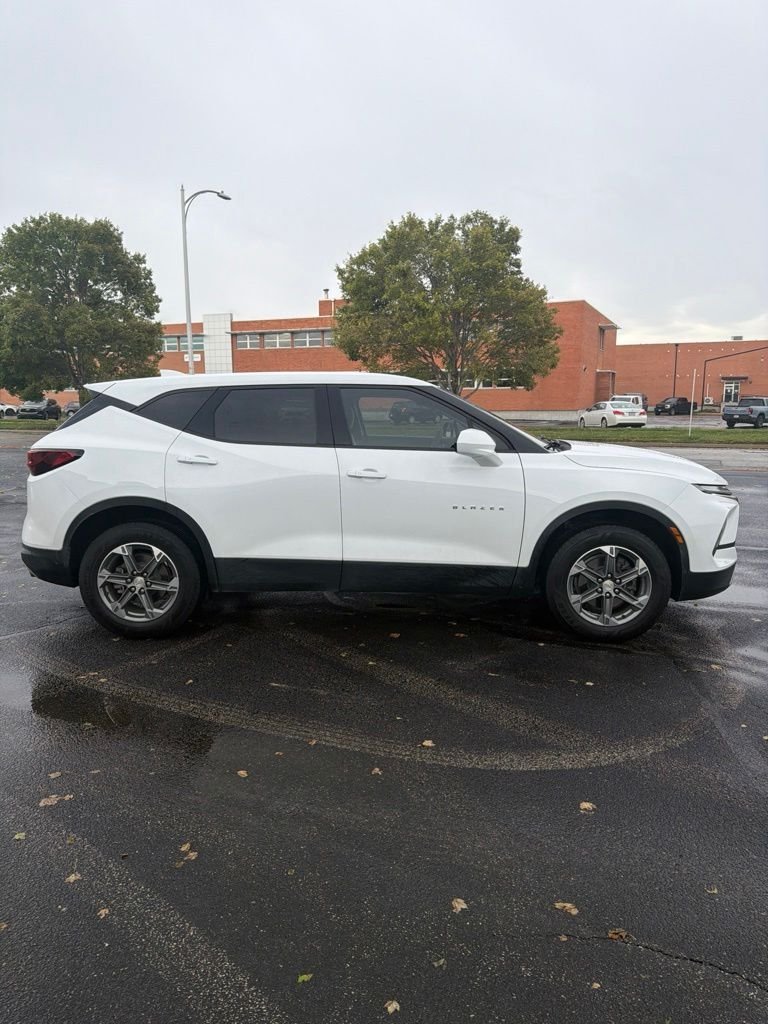 Used 2023 Summit White Chevrolet LT image 4