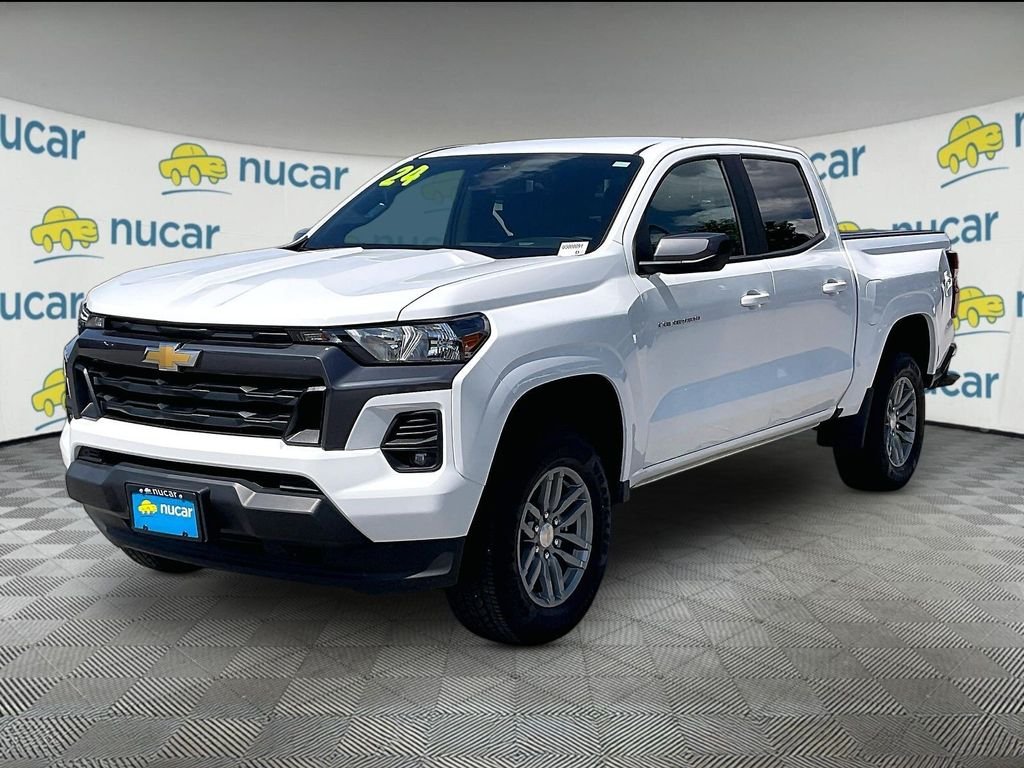 Used 2024 White Chevrolet LT image 3