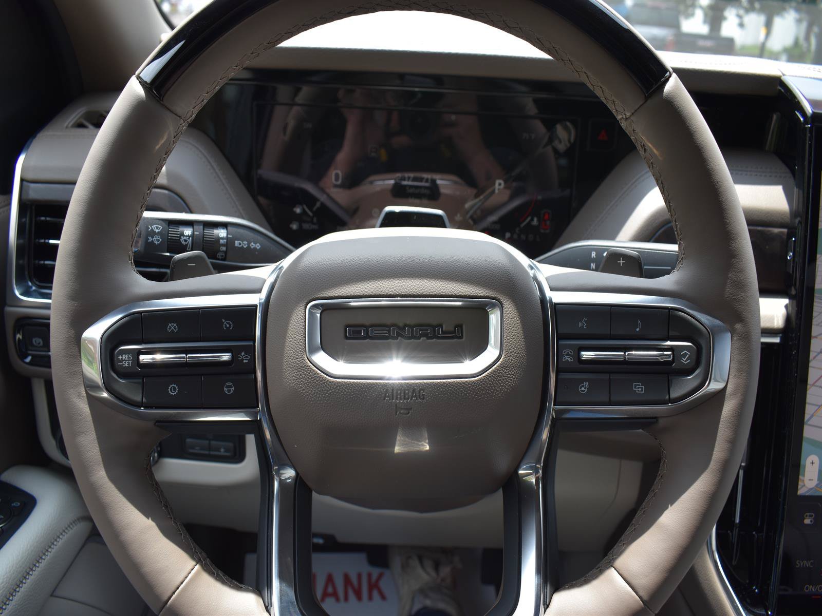 2026 GMC Yukon Denali - Photo 21