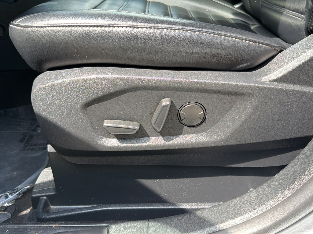 Used 2024 Silver Ford SEL image 18