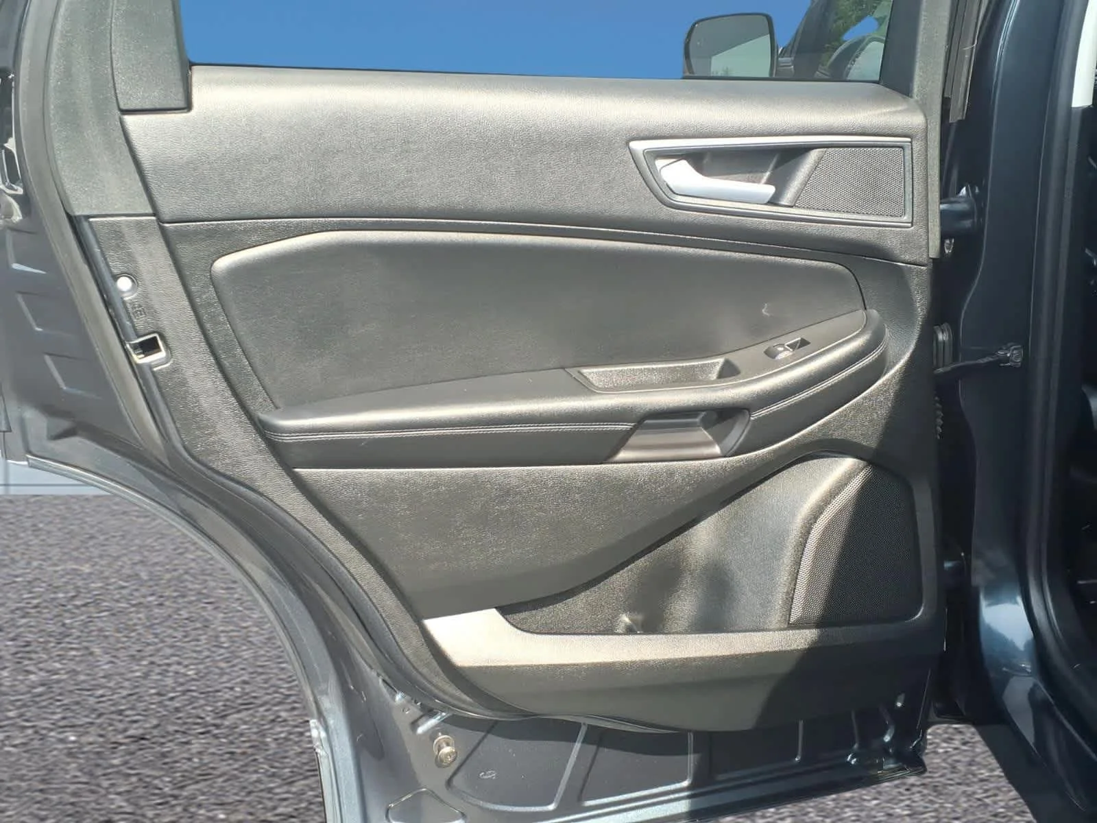 Used 2024 Stone Blue Ford SE image 27