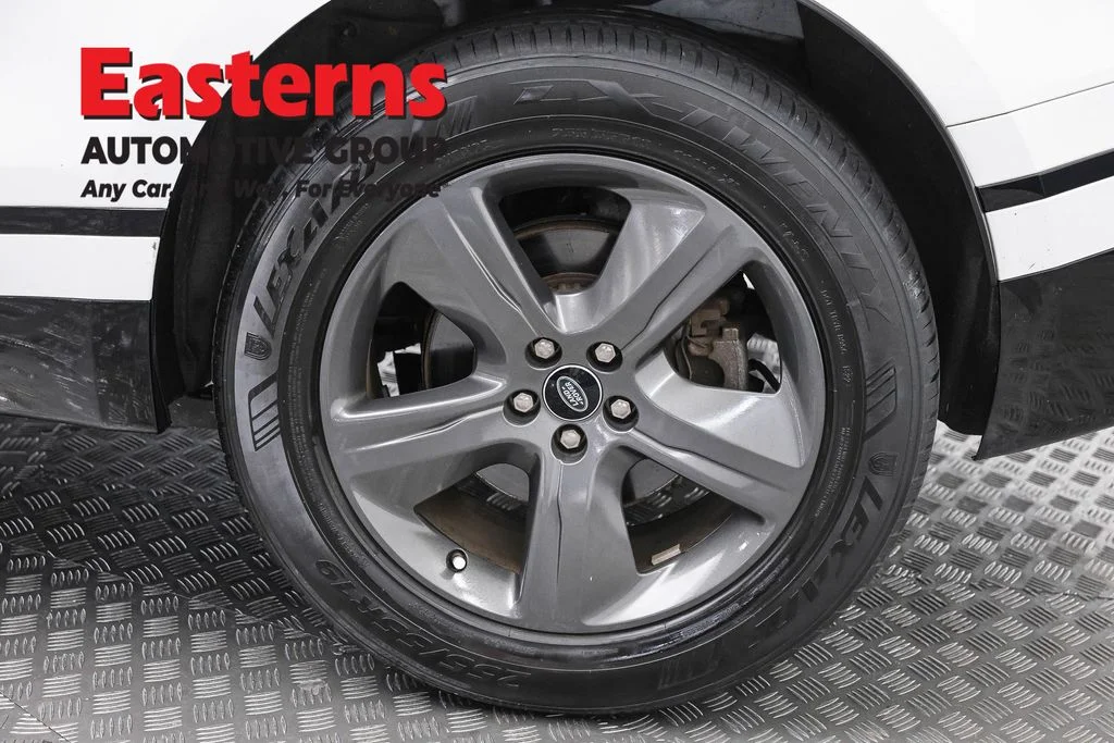 Used 2022 White Land Rover P250 R-Dynamic S image 33