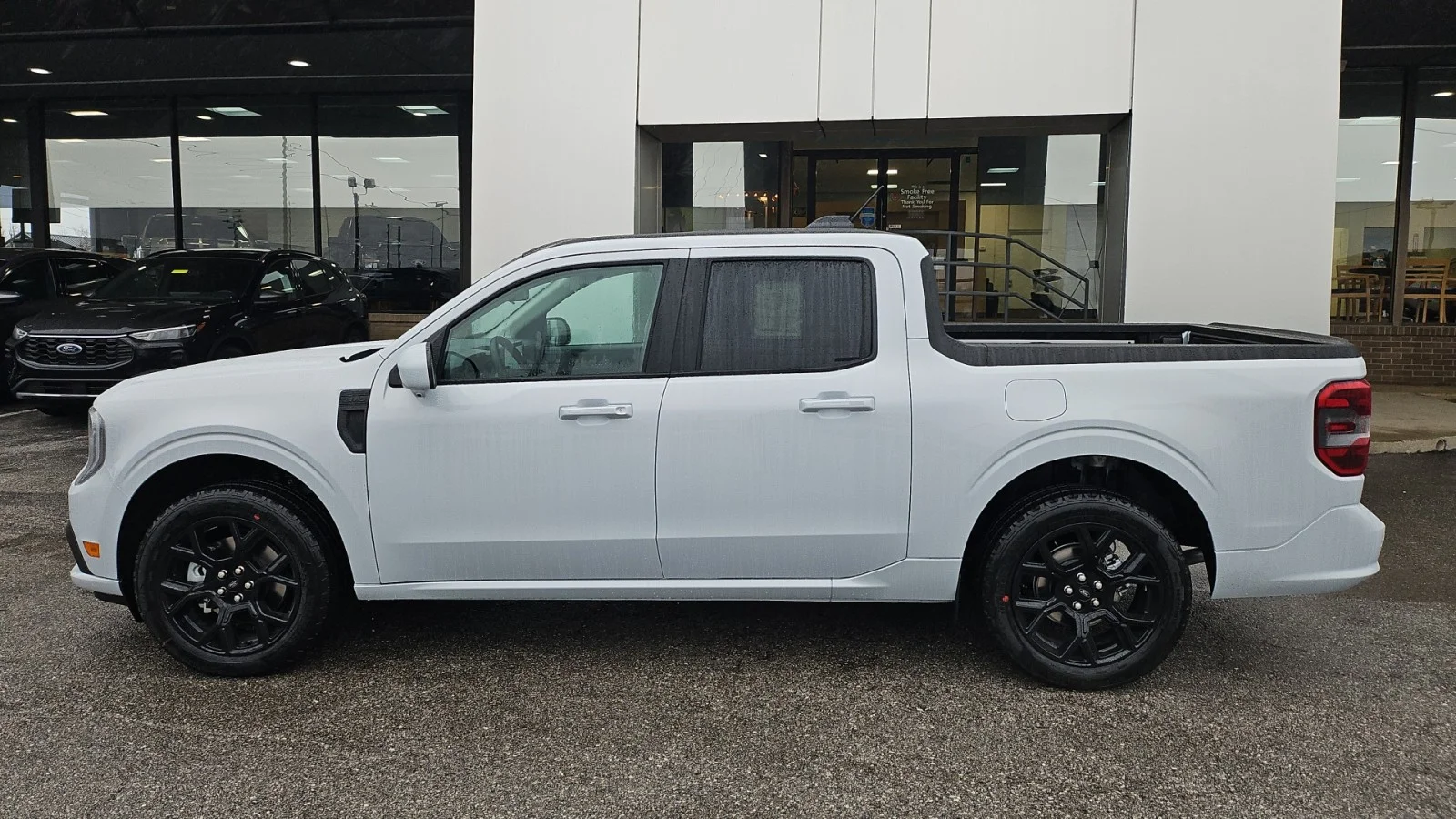 New 2026 Space White Metallic Ford Lobo High AWD image 3