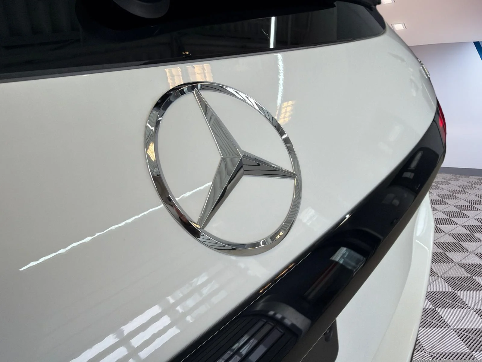 New 2026 White Mercedes-Benz GLC 300 image 32
