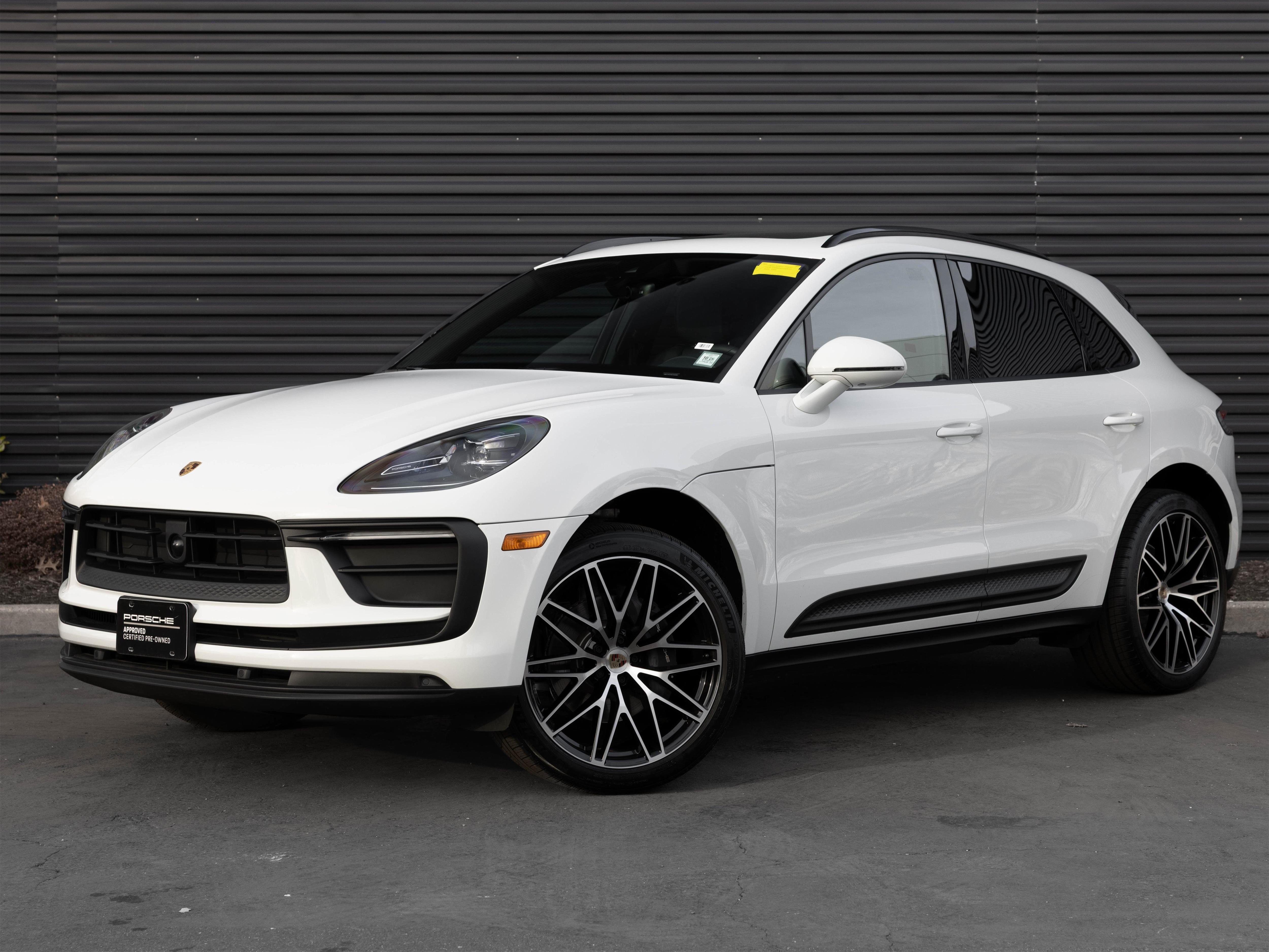 2025 Porsche Macan Base