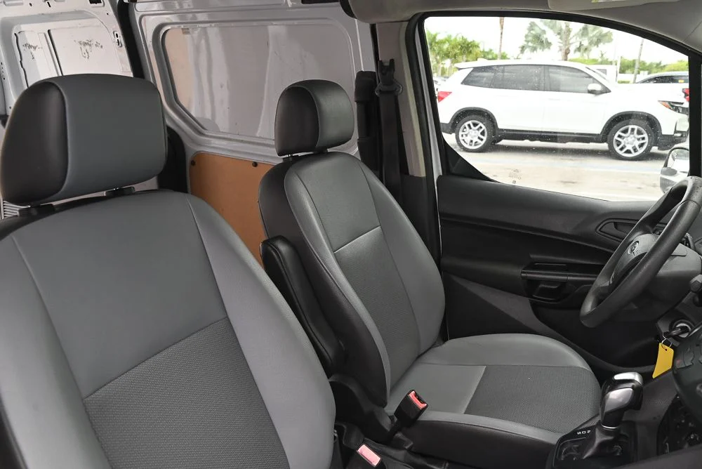 Used 2018 White Ford XL image 17