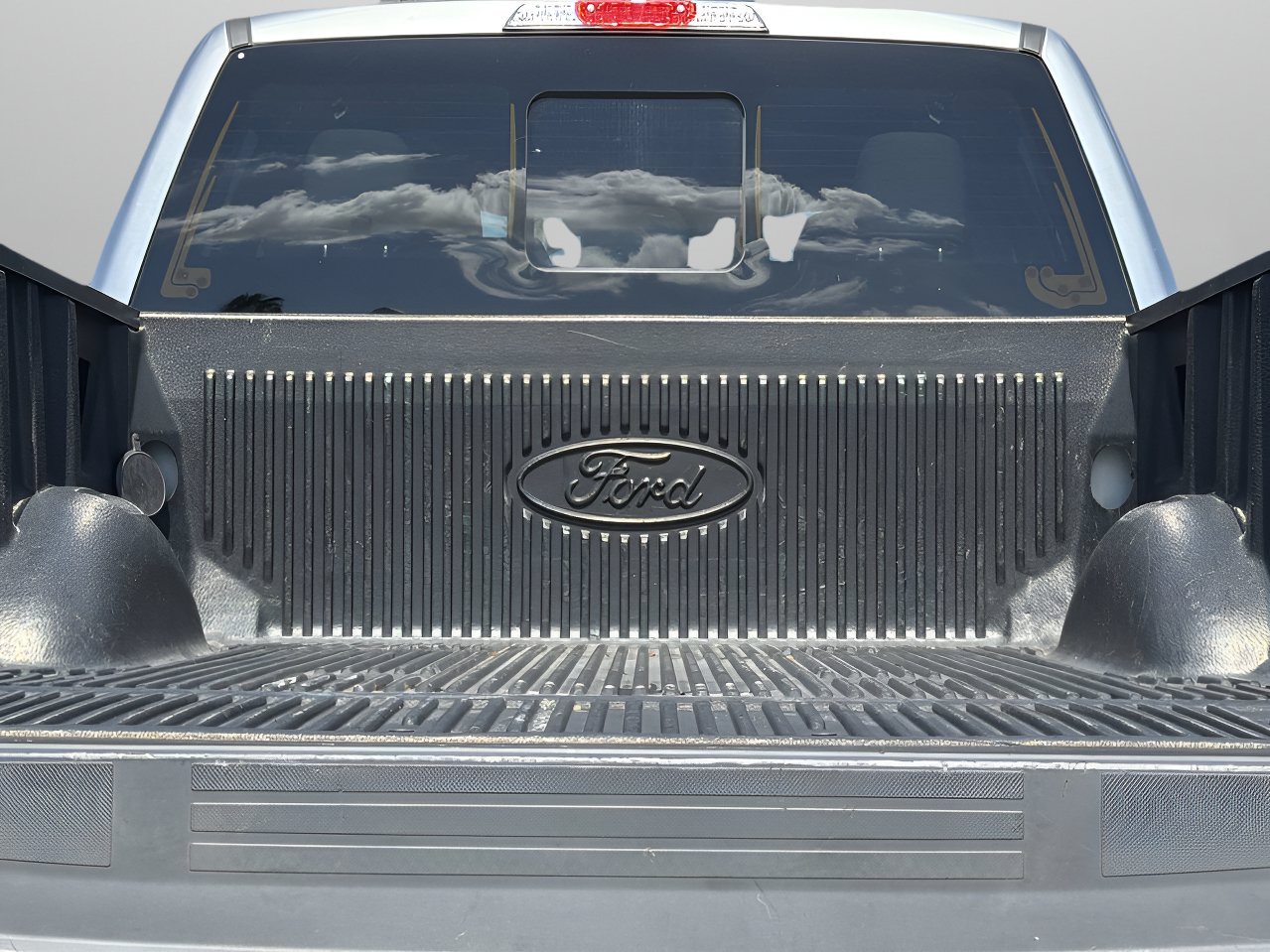 Used 2023 Silver Metallic Ford XLT image 8