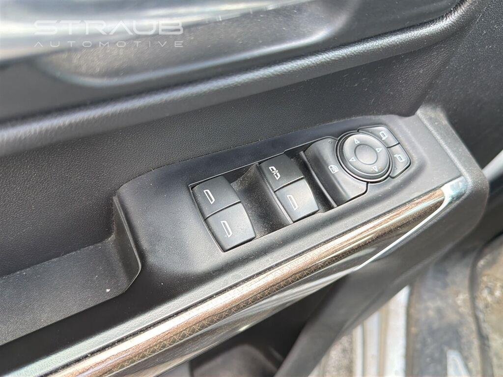 Used 2019 Silver Ice Metallic Chevrolet LT image 10