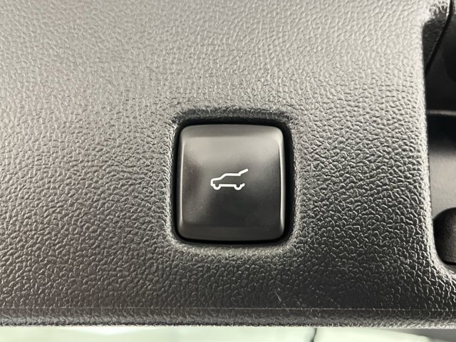 Used 2023 Oxford White Ford ST-Line Select image 28