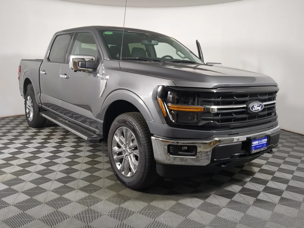 New 2026 Carbonized Gray Metallic Ford XLT image 2