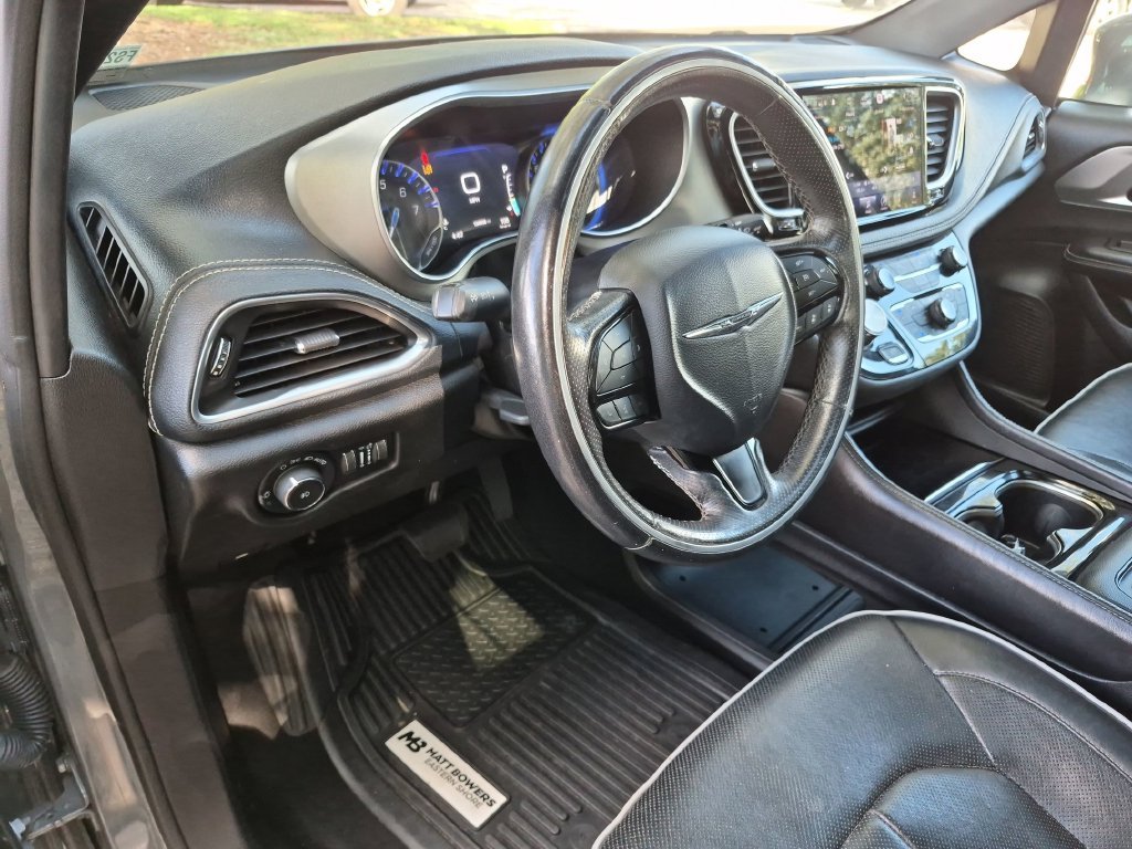 Used 2021 Ceramic Gray Clearcoat Chrysler Limited image 36
