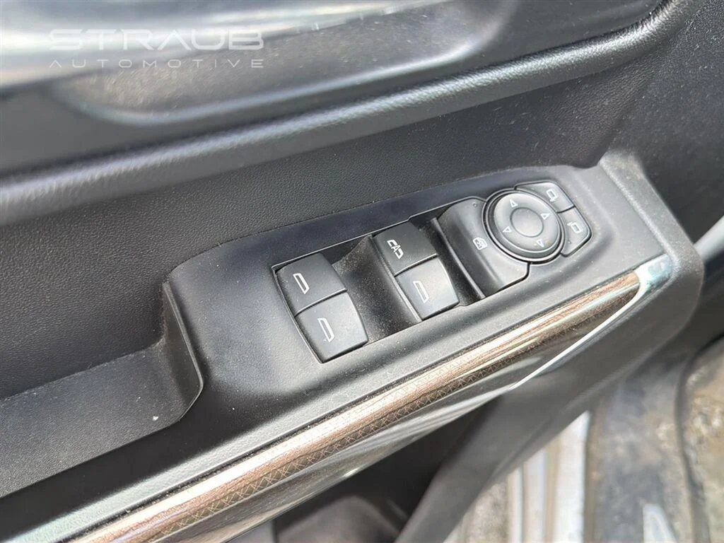 Used 2019 Silver Ice Metallic Chevrolet LT image 10