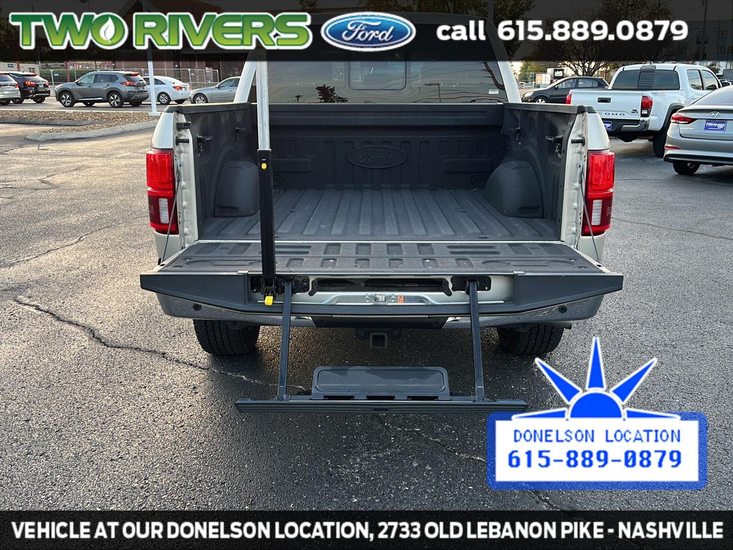 Used 2018 White Gold/Stone Gray Ford King Ranch image 13