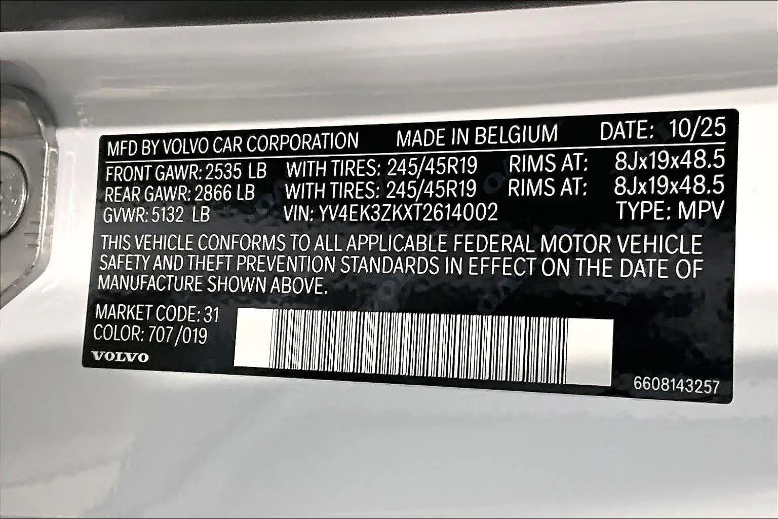 New 2026 Crystal White Volvo Plus image 12