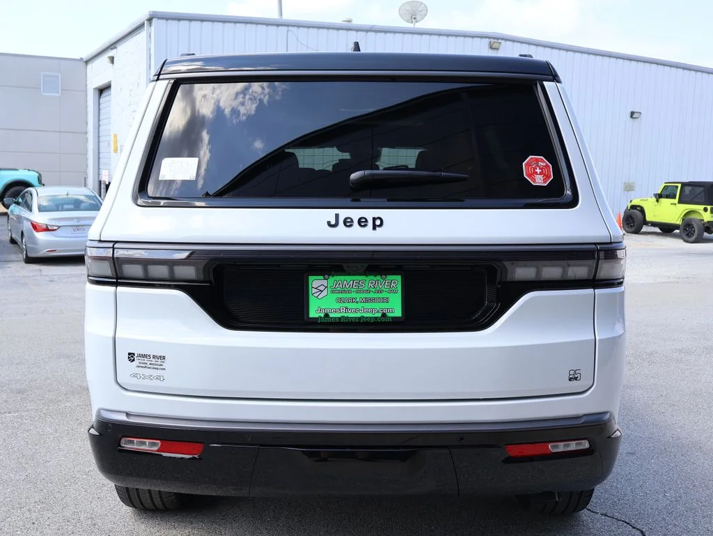 New 2026 Bright White Clear-Coat Exterior Paint Jeep 85th Anniversary Edition image 4