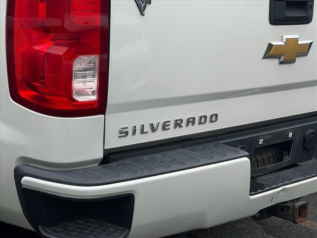 Used 2017 Iridescent Pearl Tricoat Chevrolet LTZ image 17