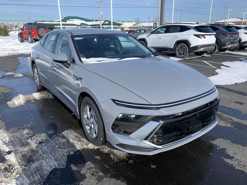 New 2026 Blue Hyundai SE image 2
