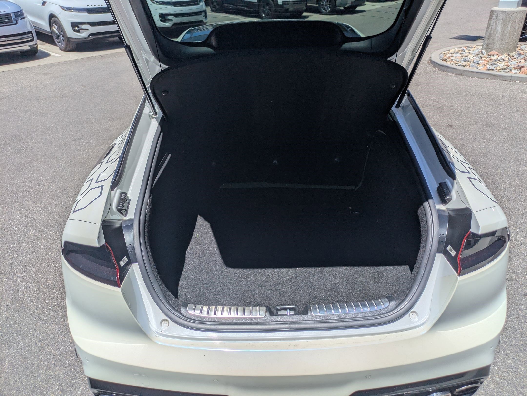 Used 2020 Snow White Pearl Kia GT1 image 26