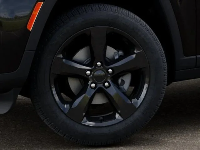 New 2026 Diamond Black Crystal Pearl-Coat Exterior Paint Jeep Limited image 34