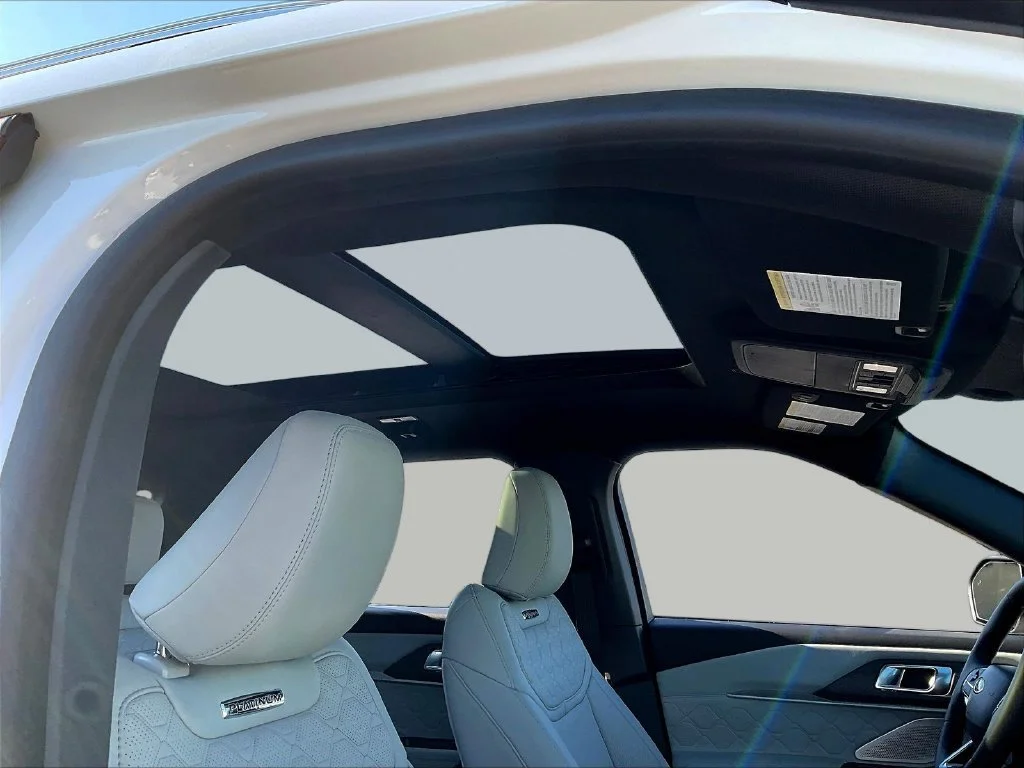 New 2027 Star White Metallic Tri-Coat Ford Platinum™ image 38