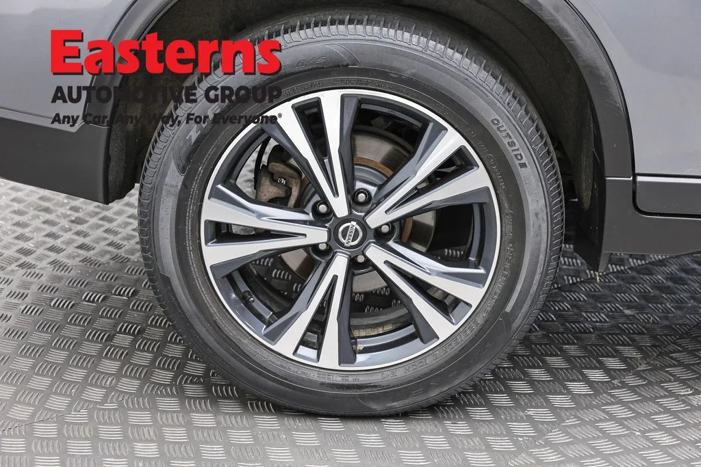 Used 2020 Gray Nissan SV image 33