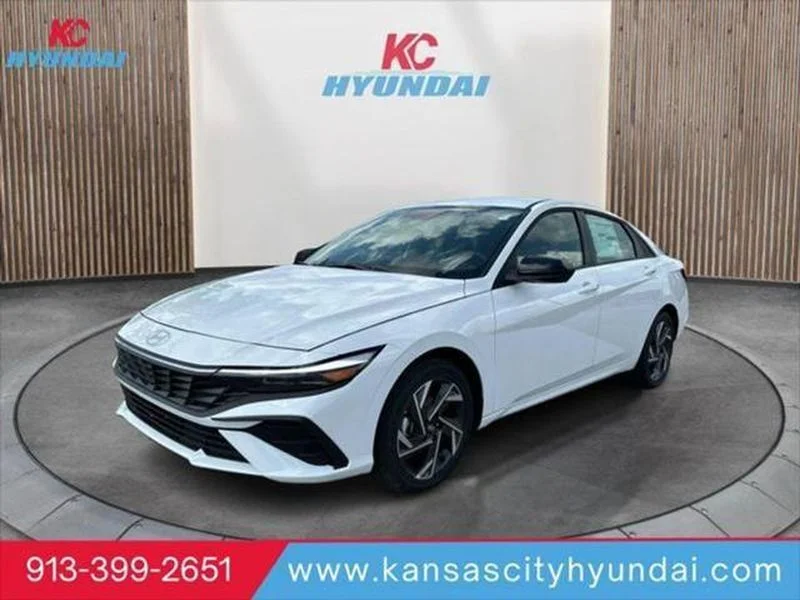 Used 2025 Serenity White Hyundai SEL Sport image 1