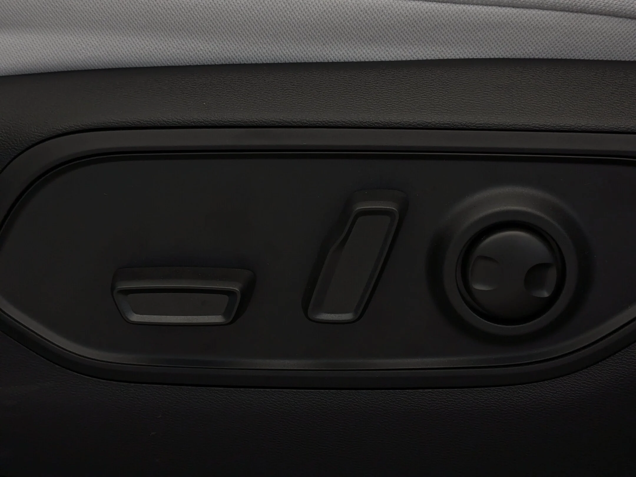 New 2026 White Jeep Laredo - - Hybrid - Mopar Interior Protection Pkg - Adaptive Cruise - 12.3 Display & More! image 17