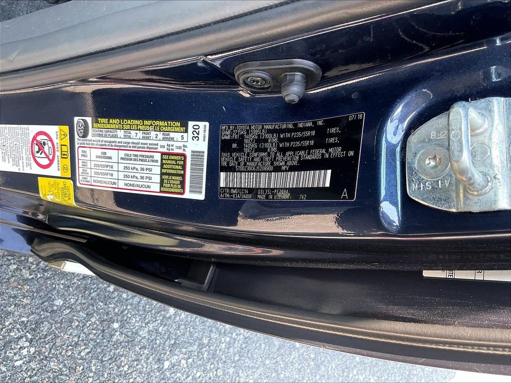 Used 2018 Beige Toyota XLE Premium image 36