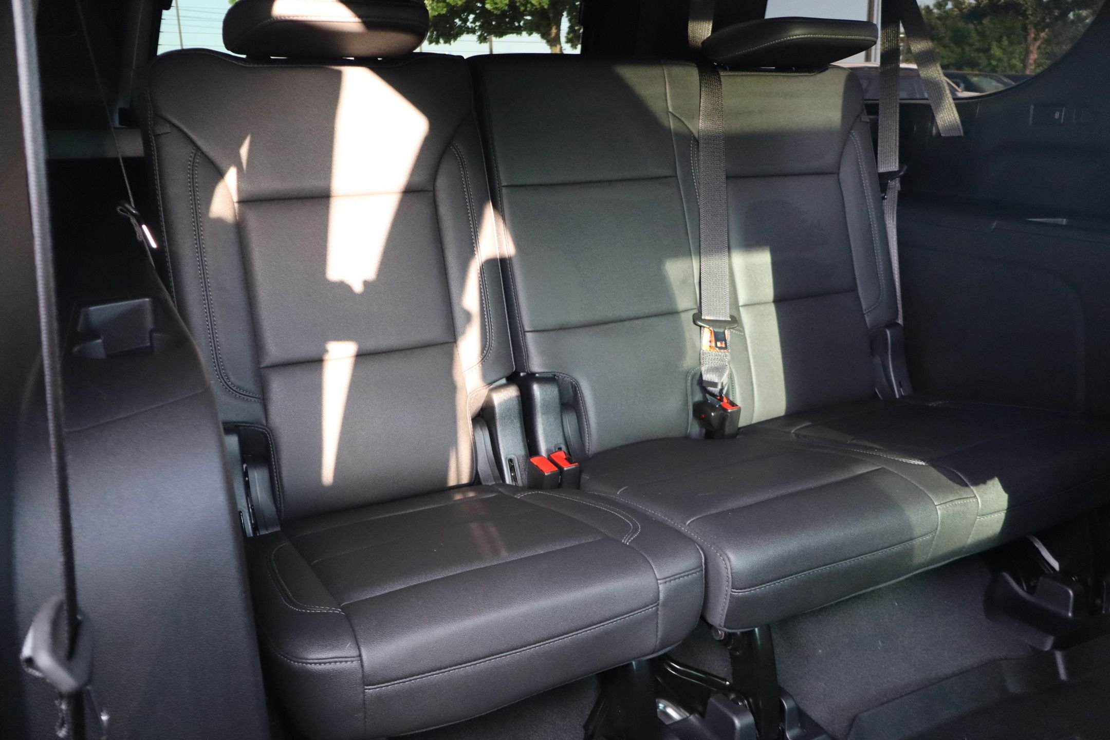 Used 2023 Gray Chevrolet Z71 image 27