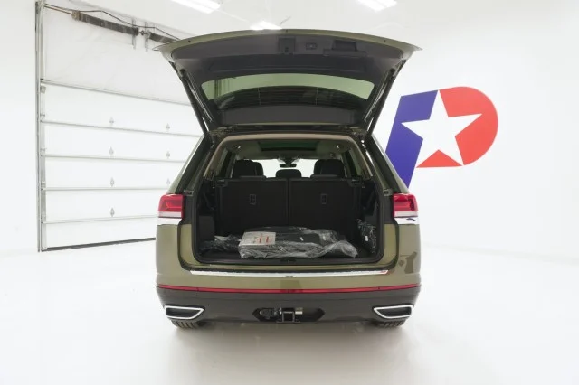 New 2026 Avocado Green Pearl Volkswagen 2.0T SE w/Technology image 7