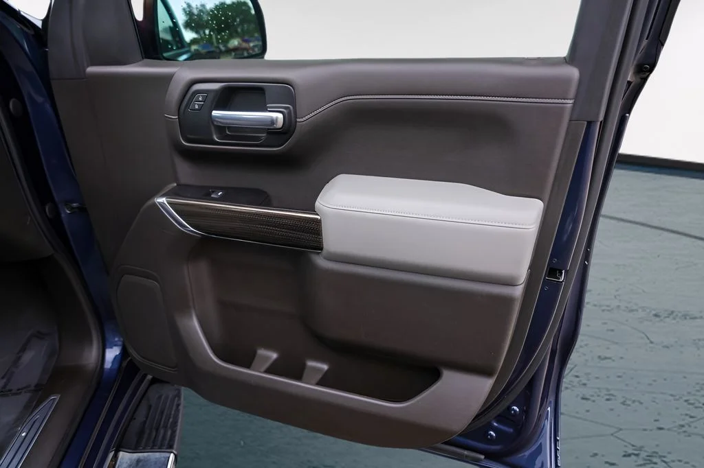 Used 2020 Blue Chevrolet RST image 30