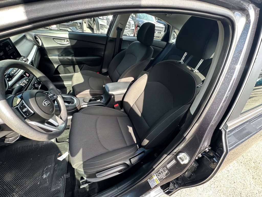 Used 2020 Gray Kia LXS image 2