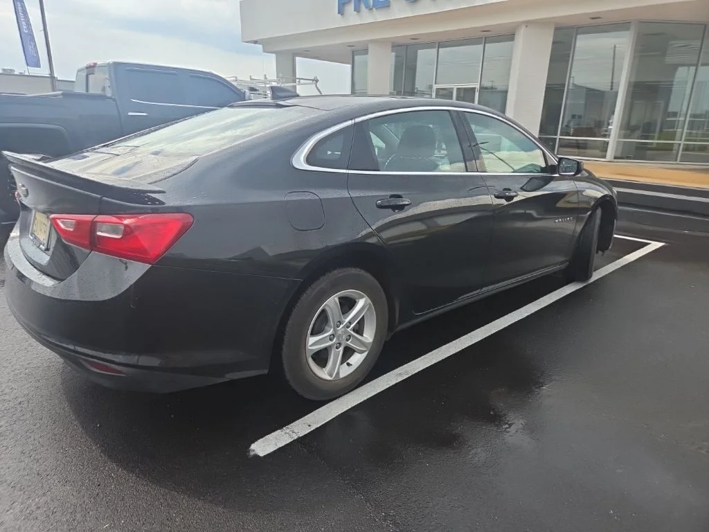Used 2022 Black Chevrolet LS image 5
