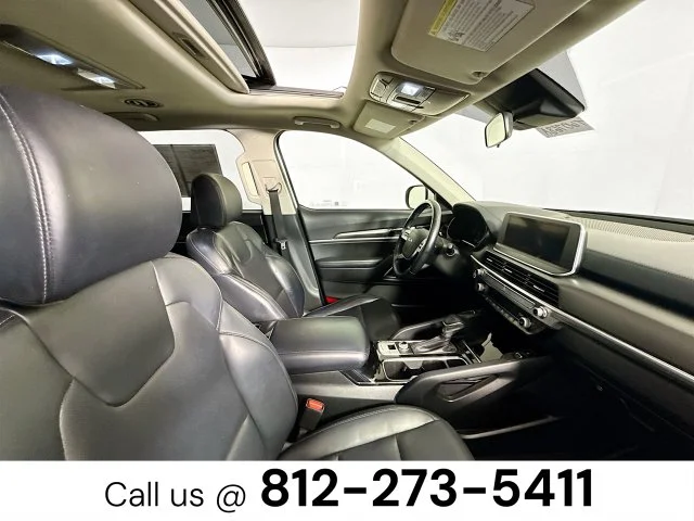 Used 2022 White Kia S image 30