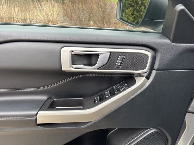Used 2023 Silver Ford XLT image 16