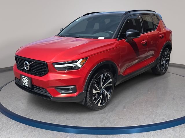 Used 2019 Red Volvo R-Design image 1