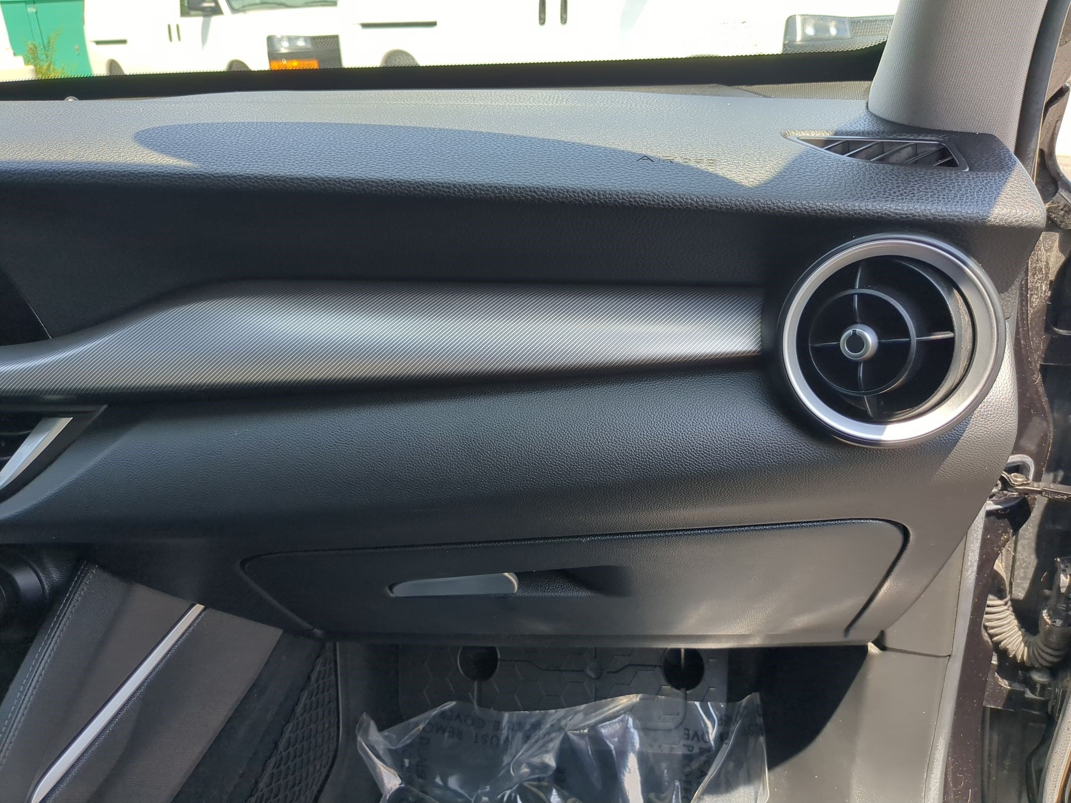 Used 2018 Black Alfa Romeo AWD image 31