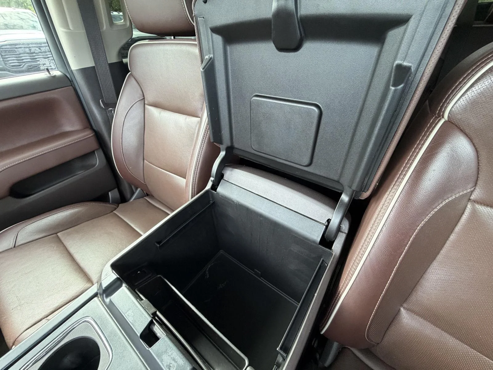 Used 2017 Pepperdust Metallic Chevrolet High Country image 11