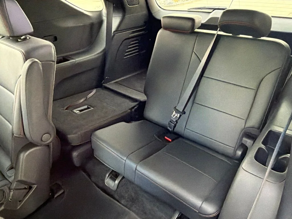 Used 2025 Gray Chevrolet Z71 image 19